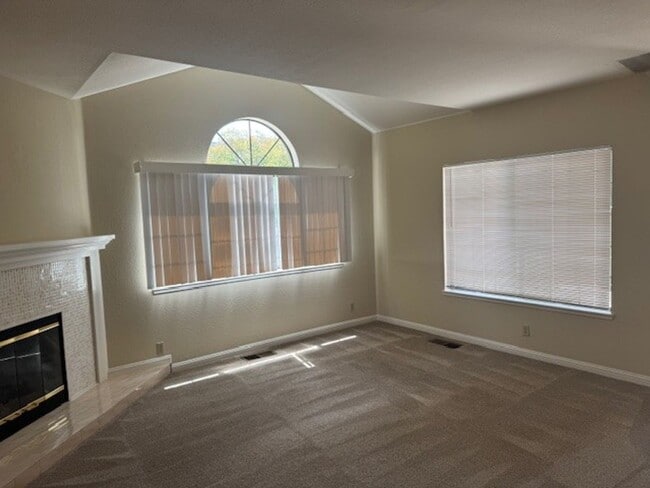 Building Photo - Cambrian 3 bedroom 2.5 Bath Home, Nice Court Location,