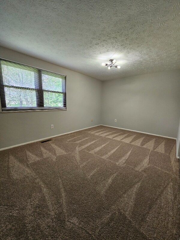 Building Photo - 4242 Hanover Dr