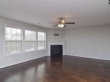 Building Photo - 562 Kimpton Dr