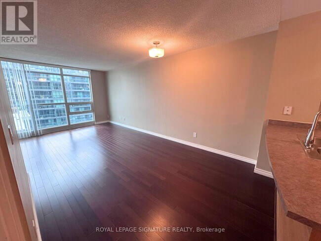 Photo du bâtiment - 219 Fort York Blvd