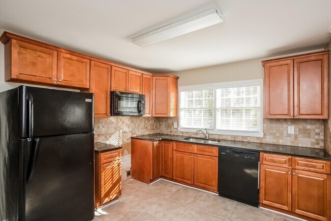 Building Photo - 2134 Elinwood Dr