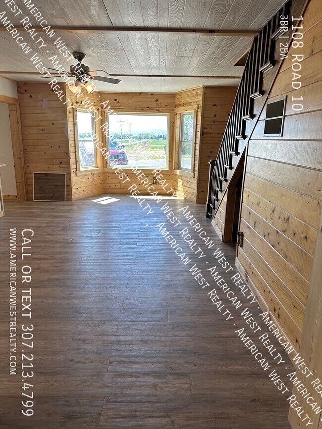 Building Photo - Quiet Country Living