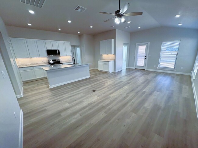 Foto del edificio - BRAND NEW Construction in Upland Crossing!