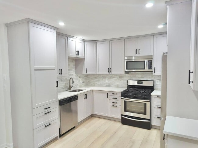 Photo - OLD TOWN ALEXANDRIA - MINUTES TO METRO AND PENTAGON Townhome