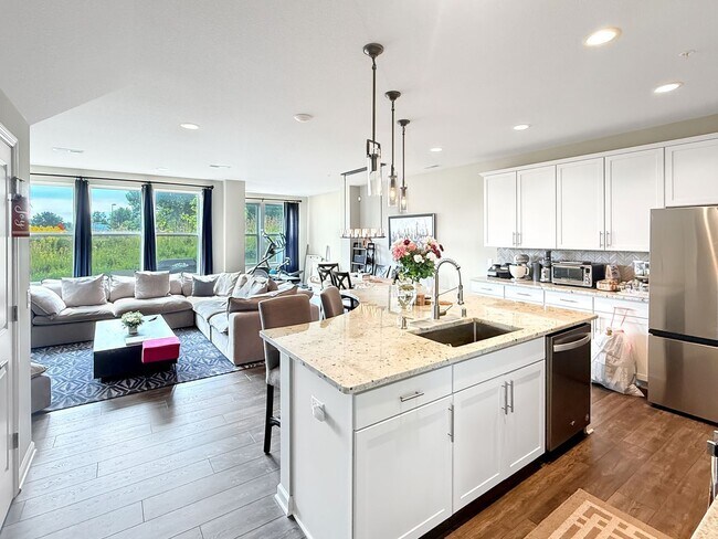 Foto del edificio - 710 Wildflower Ln