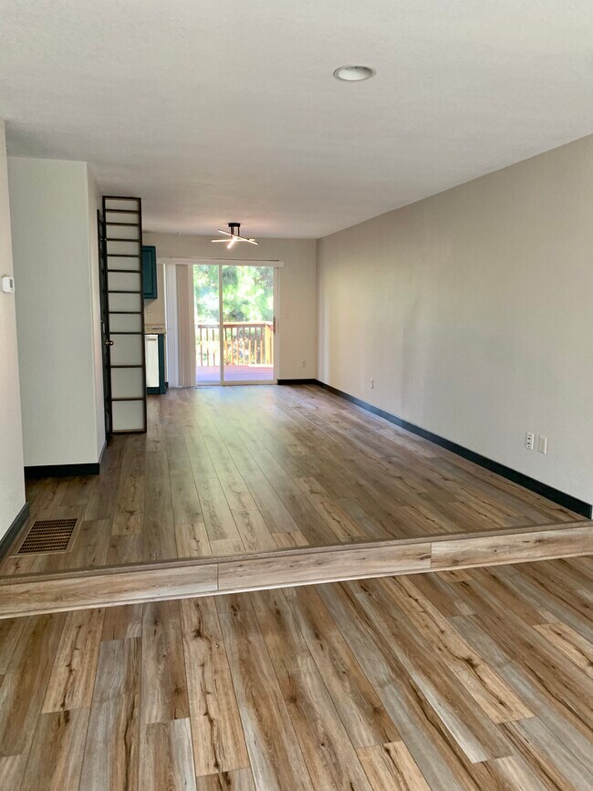 Building Photo - 21415 SE Alder Ct