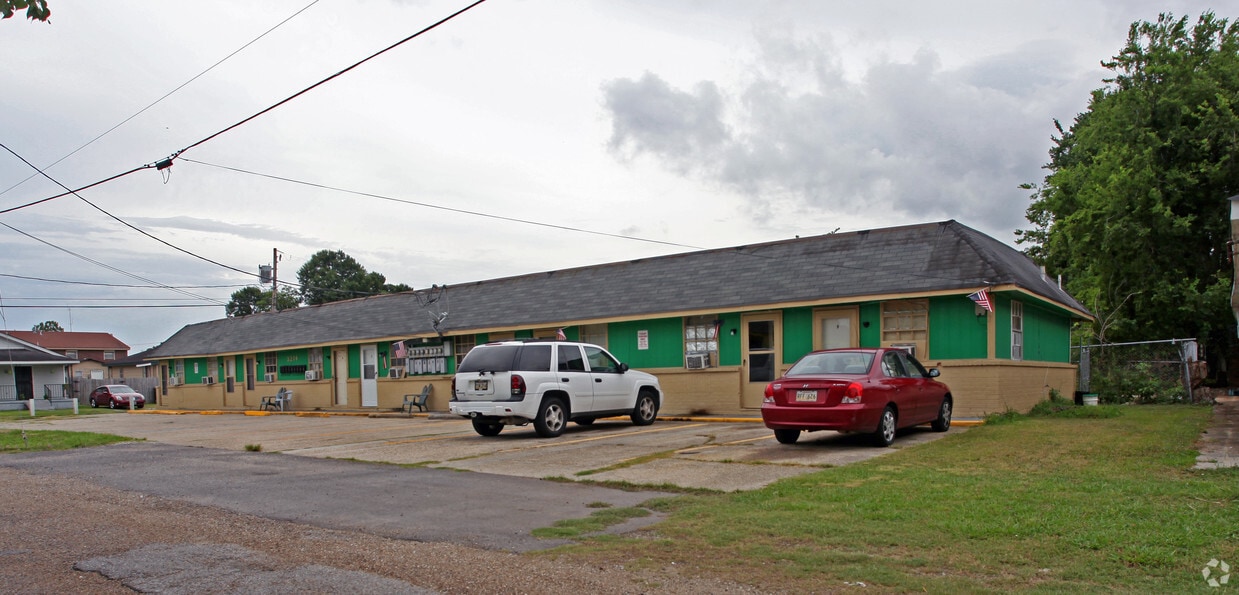 Building Photo - 3214 Diana St