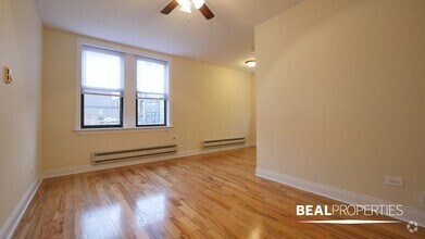 Building Photo - 818 W Diversey Pkwy