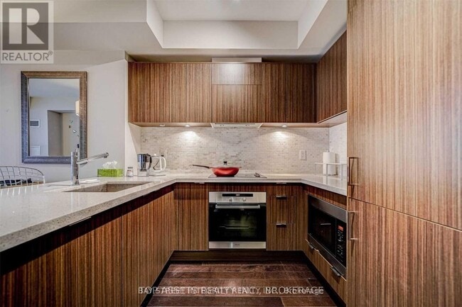 Building Photo - 21 Widmer St