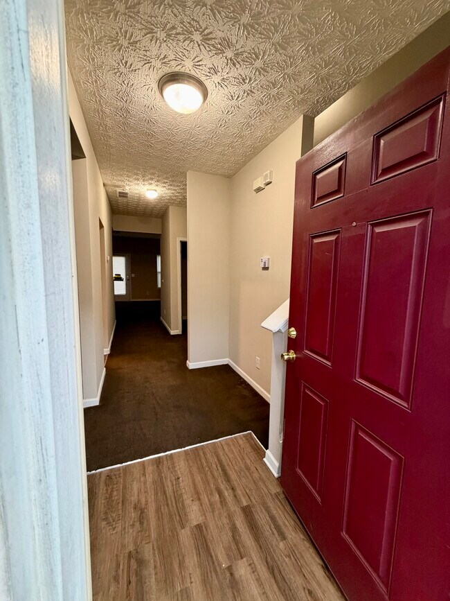 Building Photo - 6296 Ellenwood Dr