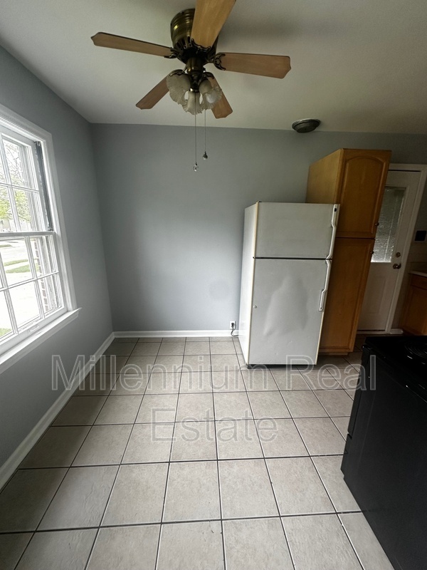 Foto del edificio - 23772 Brittany Ave