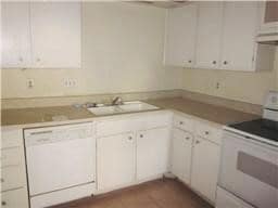 Foto del edificio - 5321 Pinewilde Dr
