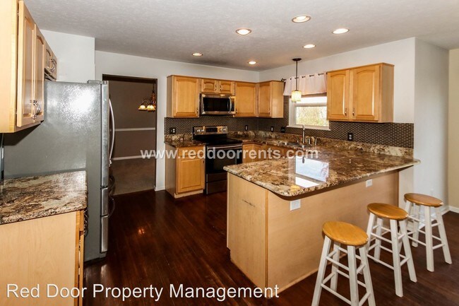 Building Photo - 5 br, 2.5 bath House - 8726 Providence Dr