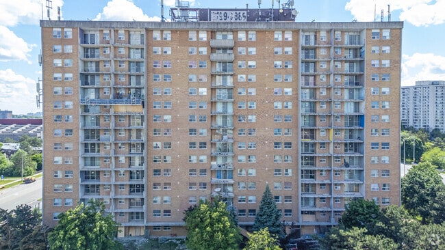 Building Photo - 10 Kensington Rd