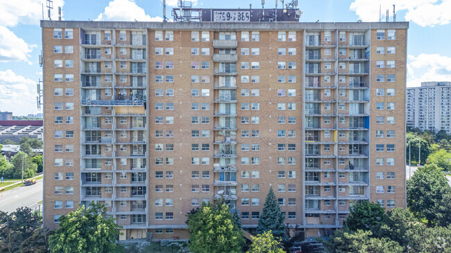 Photo du bâtiment - Mckenzie Towers