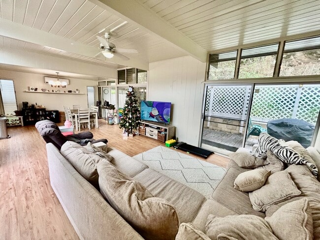 Building Photo - 1219 Ala Aolani St