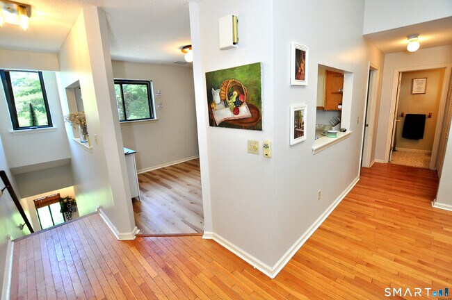 Foto del edificio - 30 Simsbury Landing