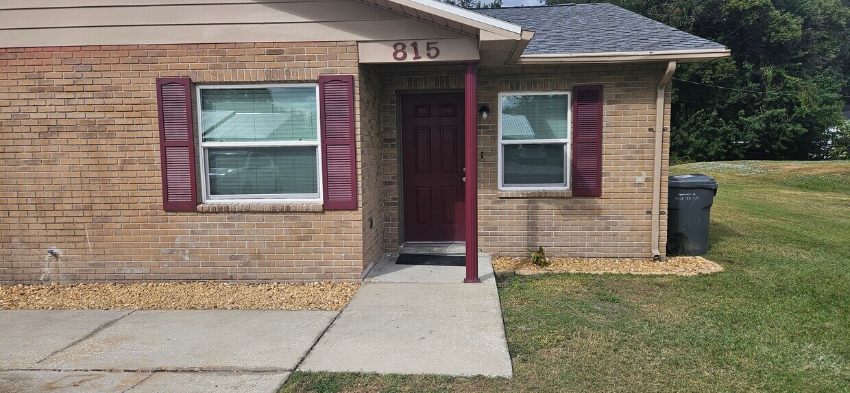 Entrada principal - 815 Trina Ln