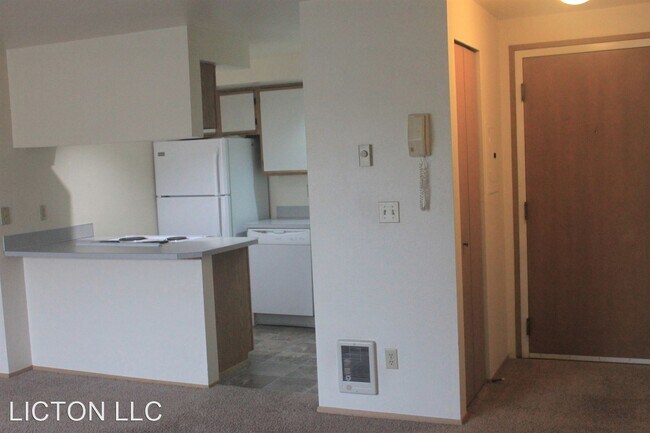 Foto del edificio - 9242 Ashworth Ave N