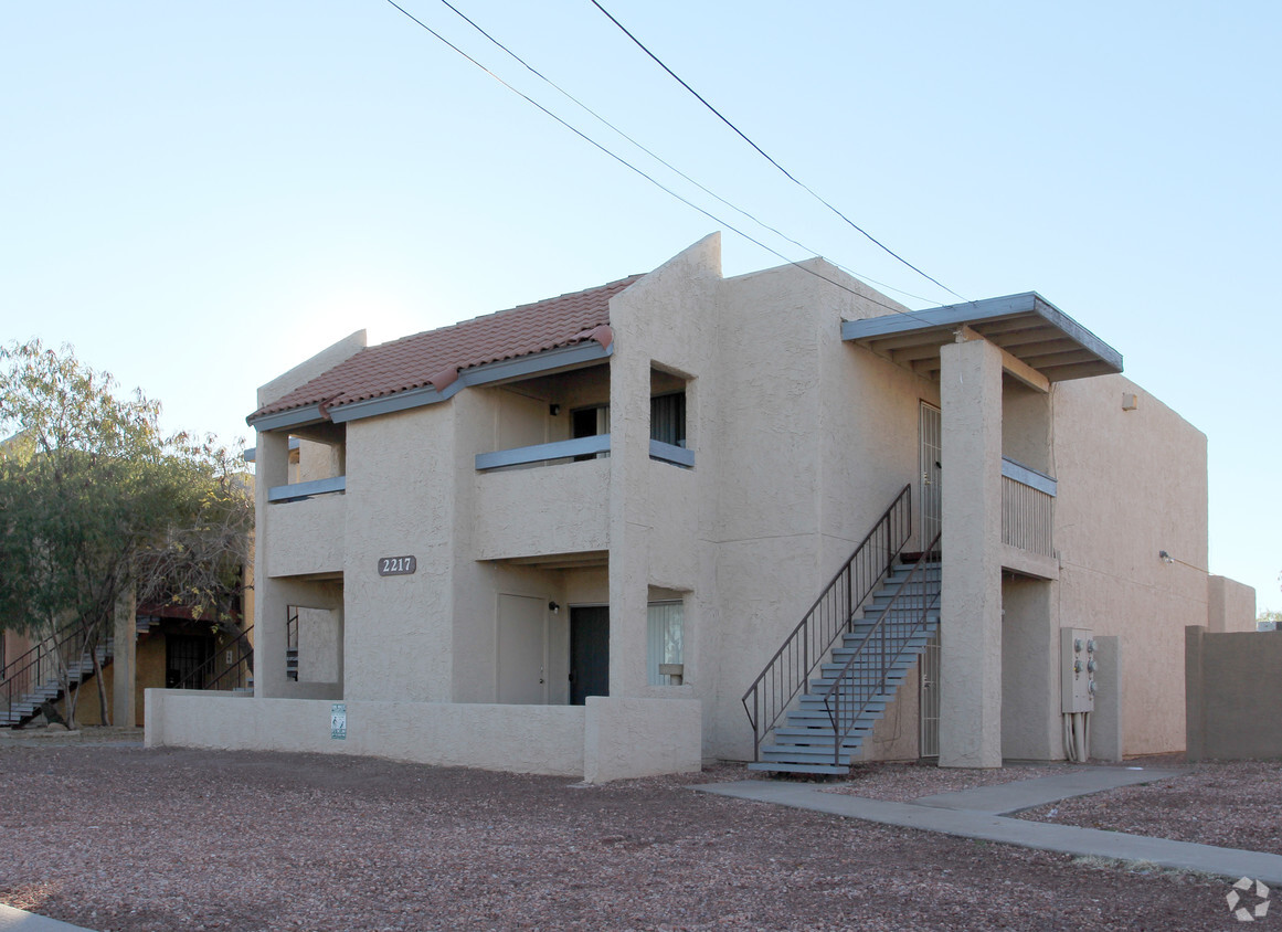 Building Photo - 2217 E Cactus Rd