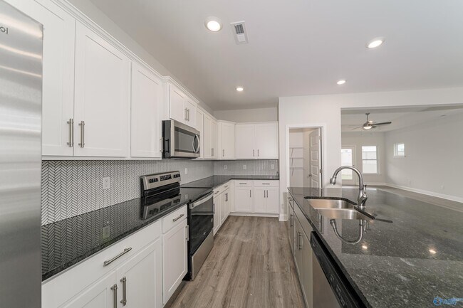 Foto del edificio - 408 Summit Lakes Dr