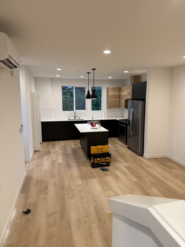 Building Photo - 2168 N 185th St