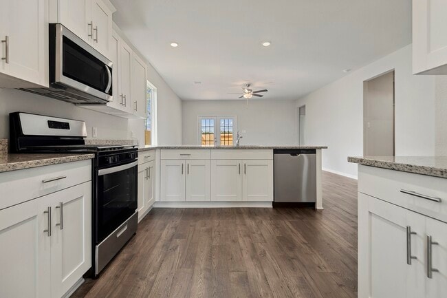 Building Photo - 15619 Plum Brk Dr