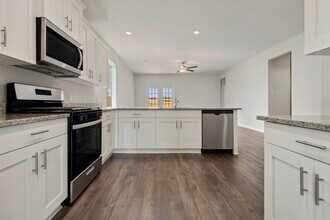 Building Photo - 16448 Blossom Grv Dr