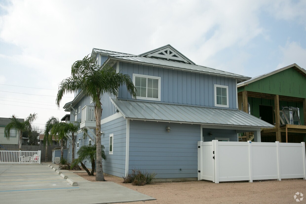 Building Photo - 512 Sea Shell Dr