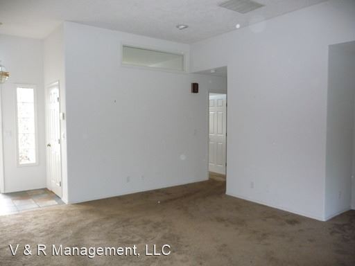 Building Photo - 539 Palmer Dr N