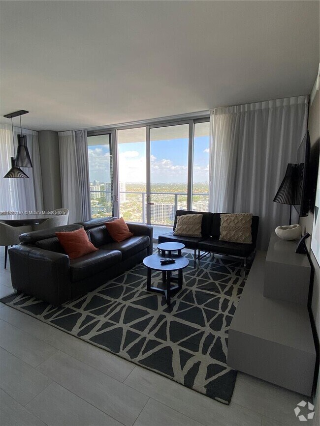 Building Photo - 4010 S Ocean Dr