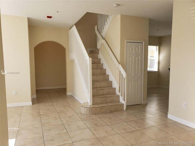Foto del edificio - 10022 NW 7th St