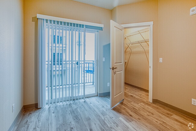 2BR, 1BA - 794SF - Lake Grove Apartments!