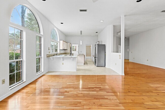 Foto del edificio - Three Bedroom Two Bath Home in NW Courtyards