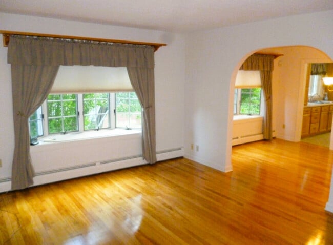 Building Photo - 6 Madeline St