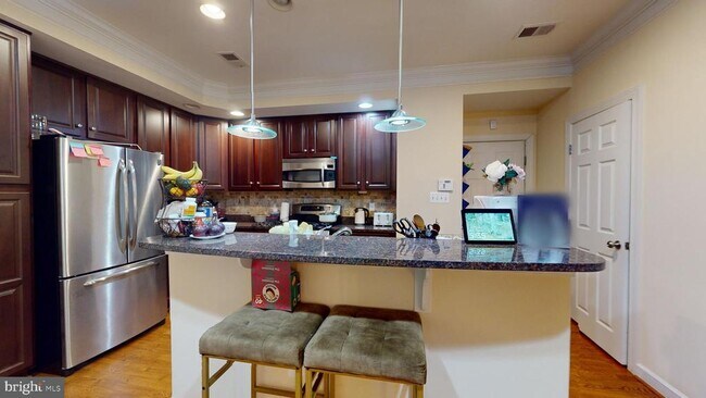 Building Photo - 5708 Callcott Way