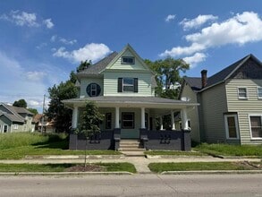 Building Photo - 614 W Charles St