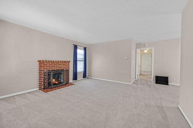 Building Photo - Charming 3-bedroom, 1-bathroom home nestle...