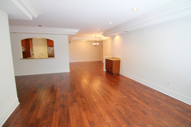 Foto del edificio - 10640 Woodbridge St