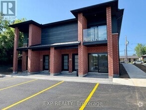 Building Photo - 897-897 Laurier St