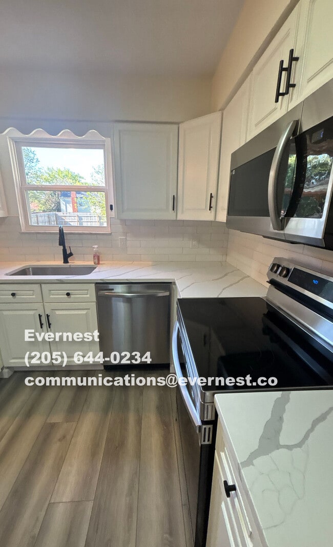 Building Photo - 6642 Glacier Ave