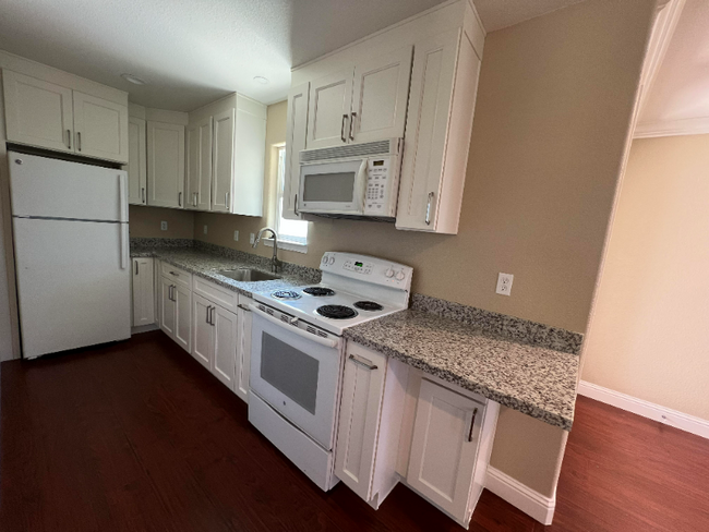 Building Photo - 415 Mendocino Dr