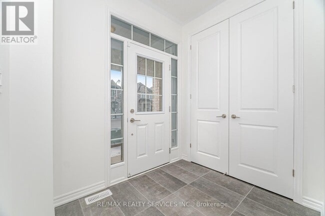 Building Photo - 1437 Savoline Blvd