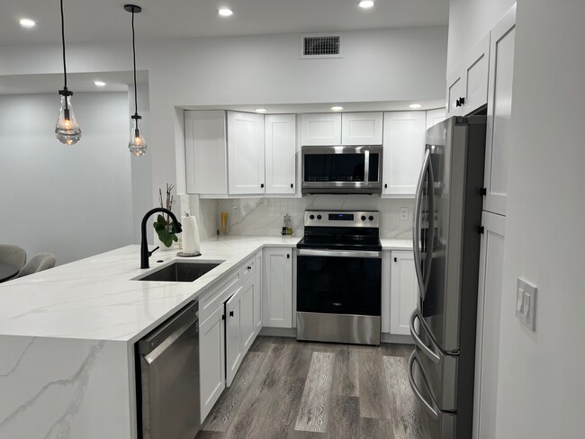 Building Photo - 233 S Federal Hwy