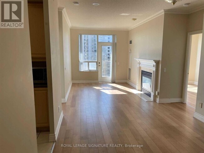 Building Photo - 25 Kingsbridge Garden Cir