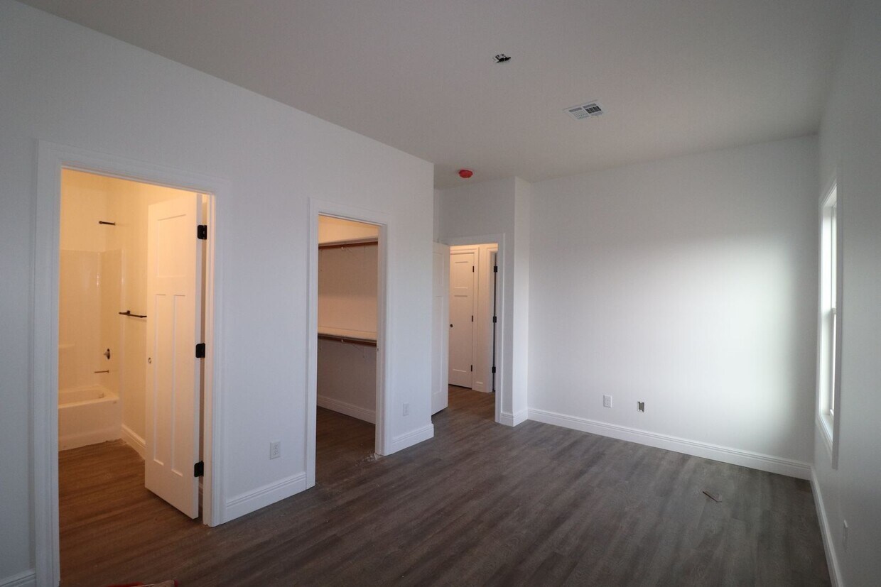 Primary Photo - New duplex!