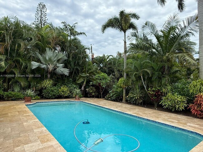 Foto del edificio - 1728 NE 39th St