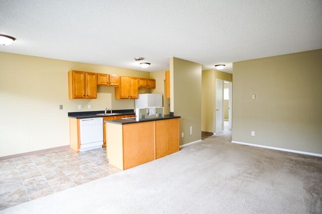 Building Photo - 3705 SE 35th Pl