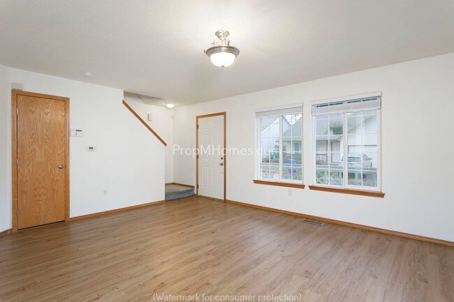 Building Photo - 1115 SW Ivory Loop
