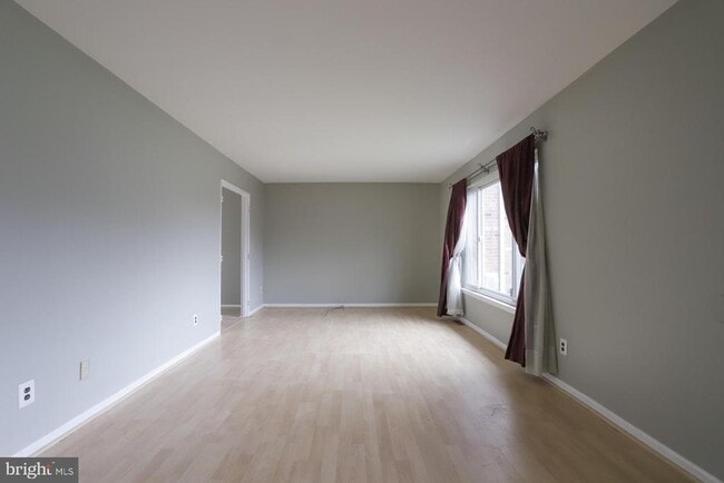 Foto del edificio - 1940 Arrowood Dr